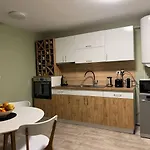 Olive Grand 8 To 10 Guests Balcony Parking * 潘波洛沃